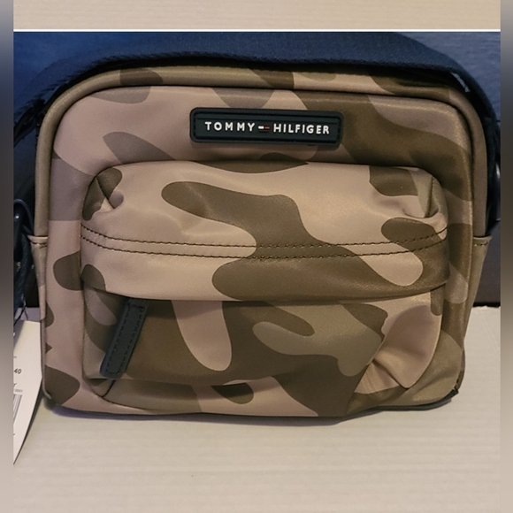 TH CROSSBODY BAG✨️Host Pick✨️ - Picture 1 of 11